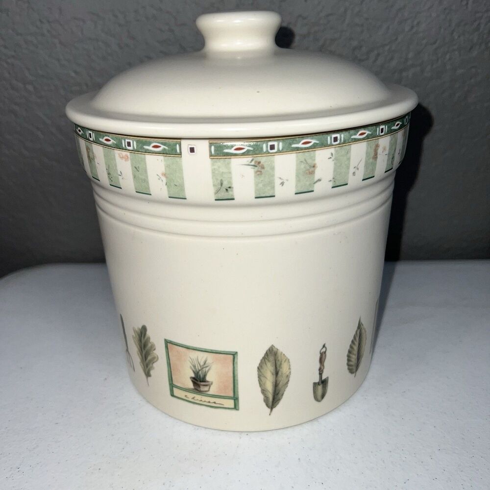 Pfaltzgraff Naturewood  501 Canister Large 8.5” Cookie Jar Stoneware Birdhouse